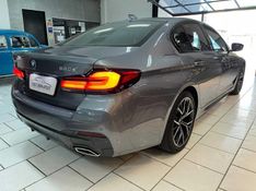 BMW 530E 2.0 16V TWINPOWER HÍBRIDO M SPORT AUTOMÁTICO 2022/2022 FÁBIO BERNARDES PORTO ALEGRE / Carros no Vale