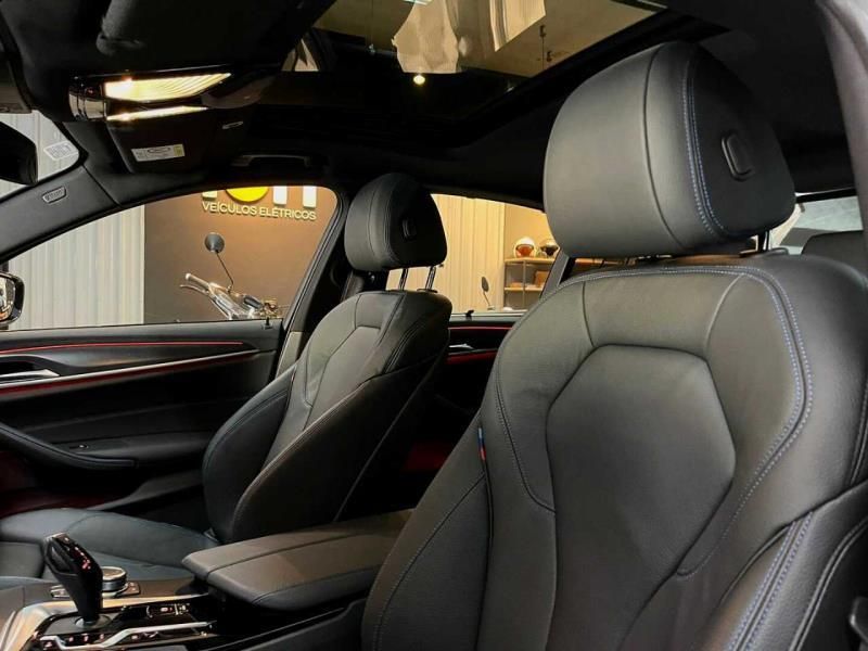 BMW 530E 2.0 16V TWINPOWER HÍBRIDO M SPORT AUTOMÁTICO 2022/2022 FÁBIO BERNARDES PORTO ALEGRE / Carros no Vale