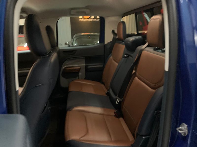 FORD MAVERICK 2.0 ECOBOOST GASOLINA LARIAT FX4 AUTOMÁTICO 2024/2024 FÁBIO BERNARDES PORTO ALEGRE / Carros no Vale