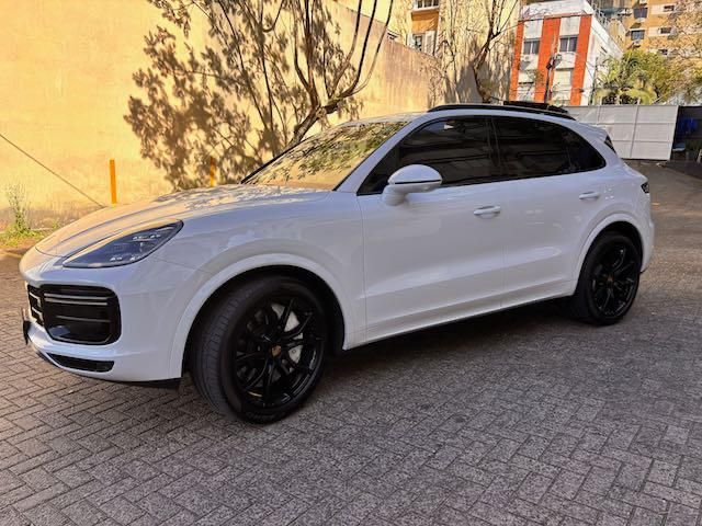 PORSCHE CAYENNE 4.0 V8 GASOLINA TURBO AWD TIPTRONIC S 2022/2023 FÁBIO BERNARDES PORTO ALEGRE / Carros no Vale