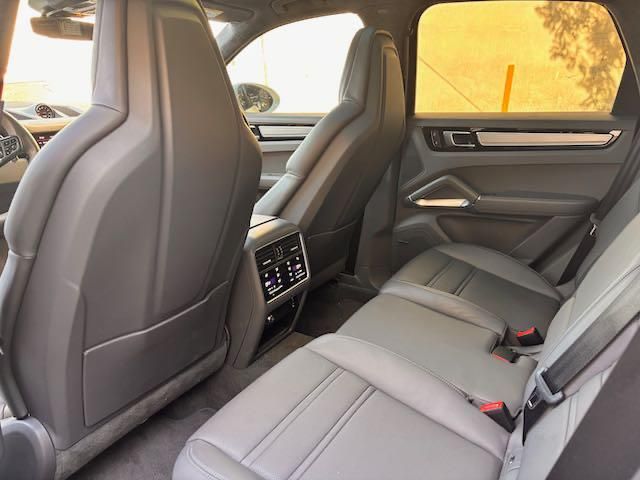PORSCHE CAYENNE 4.0 V8 GASOLINA TURBO AWD TIPTRONIC S 2022/2023 FÁBIO BERNARDES PORTO ALEGRE / Carros no Vale