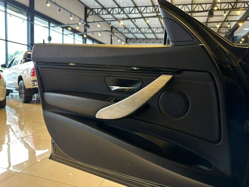 BMW 320i GT Sport 2.0 Turbo 16V 184cv 5p 2014/2015 CONCEPT MOTORS PASSO FUNDO / Carros no Vale