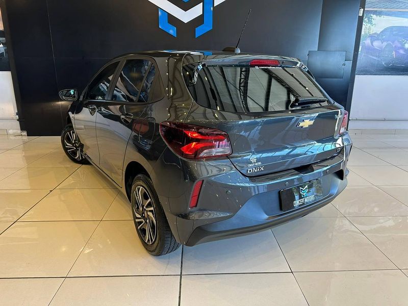 Chevrolet Onix HATCH LT 1.0 12V TB Flex 5p Aut. 2023/2024 CONCEPT MOTORS PASSO FUNDO / Carros no Vale