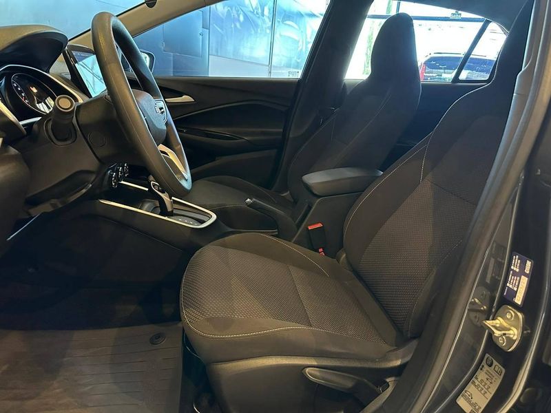 Chevrolet Onix HATCH LT 1.0 12V TB Flex 5p Aut. 2023/2024 CONCEPT MOTORS PASSO FUNDO / Carros no Vale