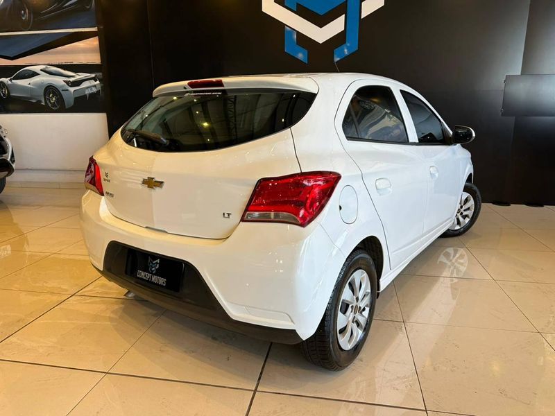Chevrolet Onix HATCH LT 1.0 8V FlexPower 5p Mec. 2019/2019 CONCEPT MOTORS PASSO FUNDO / Carros no Vale