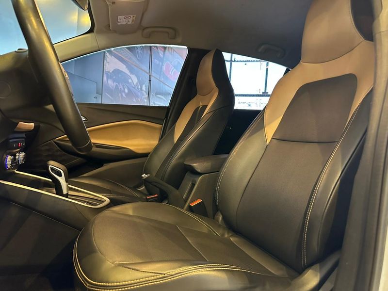 Chevrolet Onix HATCH PREM 1.0 12V TB Flex 5p Aut. 2022/2022 CONCEPT MOTORS PASSO FUNDO / Carros no Vale