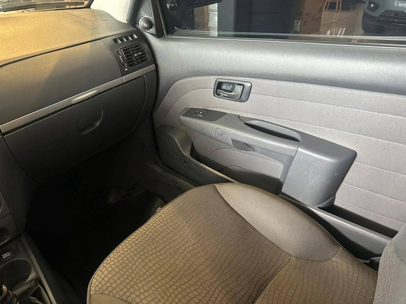 Fiat Strada Adventure 1.8/ 1.8 LOCKER Flex CE 2011/2011 CONCEPT MOTORS PASSO FUNDO / Carros no Vale