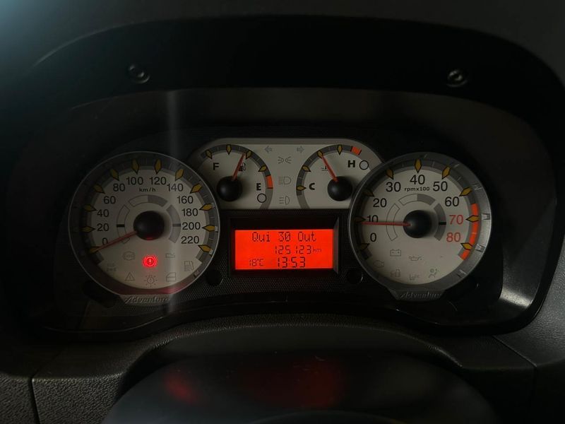 Fiat Strada Adventure 1.8/ 1.8 LOCKER Flex CE 2011/2011 CONCEPT MOTORS PASSO FUNDO / Carros no Vale