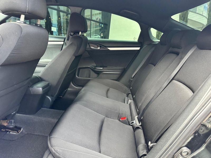 Honda Civic Sedan SPORT 2.0 Flex 16V Mec.4p 2016/2017 CONCEPT MOTORS PASSO FUNDO / Carros no Vale Honda Civic Sedan SPORT 2.0 Flex 16V Mec.4p 2016/2017 CONCEPT MOTORS PASSO FUNDO / Carros no Vale