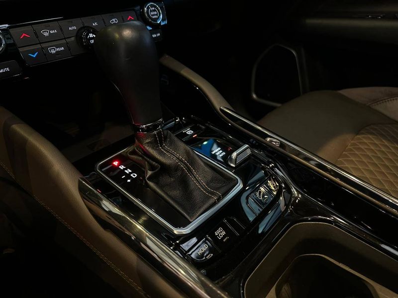 Jeep Commander Overl TD380 2.0 4×4 Die Aut. 2022/2023 CONCEPT MOTORS PASSO FUNDO / Carros no Vale