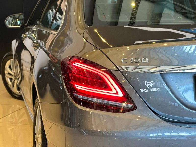 Mercedes-Benz C-180 CGI Avant 1.6/1.6 FlexTB 16V Aut. 2018/2019 CONCEPT MOTORS PASSO FUNDO / Carros no Vale