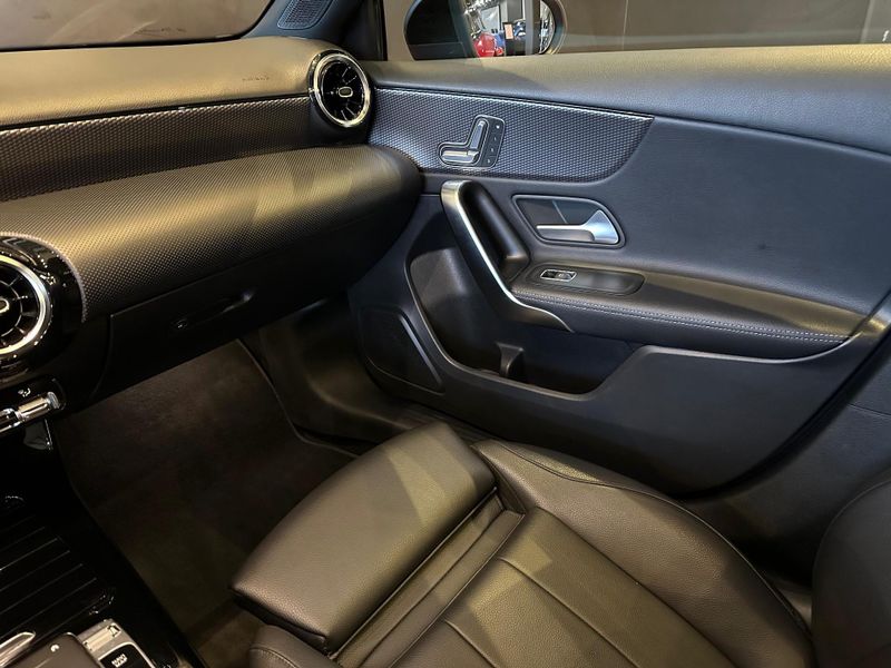 Mercedes-Benz Classe A A 250 2.0 TB Sport Aut. 2018/2019 CONCEPT MOTORS PASSO FUNDO / Carros no Vale
