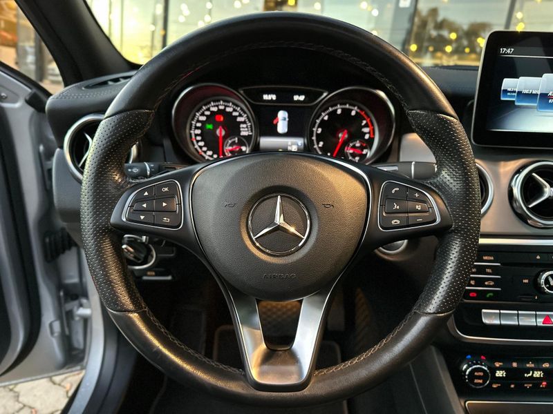 Mercedes-Benz Gla 200 Enduro 1.6 TB 16V Flex Aut. 2018/2019 CONCEPT MOTORS PASSO FUNDO / Carros no Vale Mercedes-Benz Gla 200 Enduro 1.6 TB 16V Flex Aut. 2018/2019 CONCEPT MOTORS PASSO FUNDO / Carros no Vale