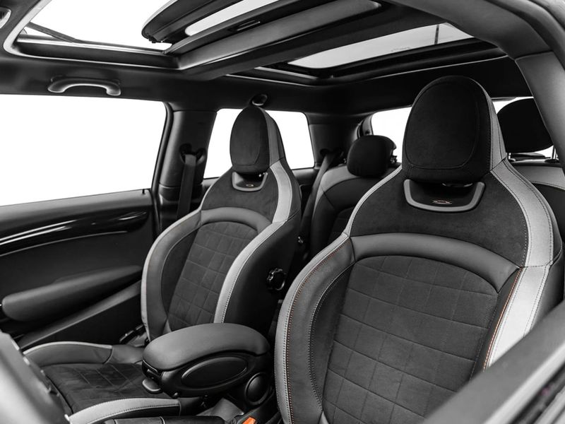 Mini John Cooper Works COOPER John Works 2.0 Turbo 3p Aut. 2023/2024 CONCEPT MOTORS PASSO FUNDO / Carros no Vale Mini John Cooper Works COOPER John Works 2.0 Turbo 3p Aut. 2023/2024 CONCEPT MOTORS PASSO FUNDO / Carros no Vale