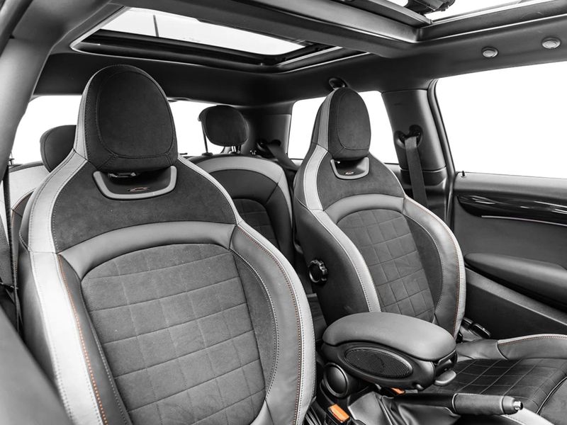 Mini John Cooper Works COOPER John Works 2.0 Turbo 3p Aut. 2023/2024 CONCEPT MOTORS PASSO FUNDO / Carros no Vale Mini John Cooper Works COOPER John Works 2.0 Turbo 3p Aut. 2023/2024 CONCEPT MOTORS PASSO FUNDO / Carros no Vale