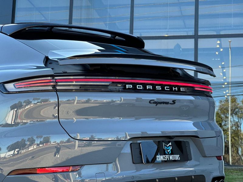 Porsche Cayenne S Coupe 3.0 V6 353cv (HÃbrido) 2024/2024 CONCEPT MOTORS PASSO FUNDO / Carros no Vale Porsche Cayenne S Coupe 3.0 V6 353cv (HÃbrido) 2024/2024 CONCEPT MOTORS PASSO FUNDO / Carros no Vale