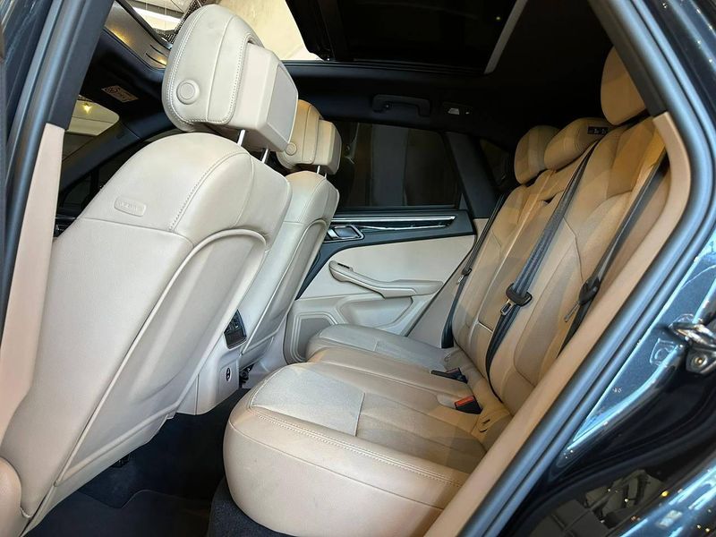 Porsche Macan 2.0 Turbo 2021/2022 CONCEPT MOTORS PASSO FUNDO / Carros no Vale