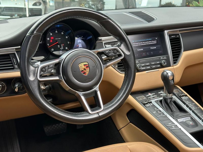 Porsche Macan 2.0 Turbo 2018/2018 CONCEPT MOTORS PASSO FUNDO / Carros no Vale
