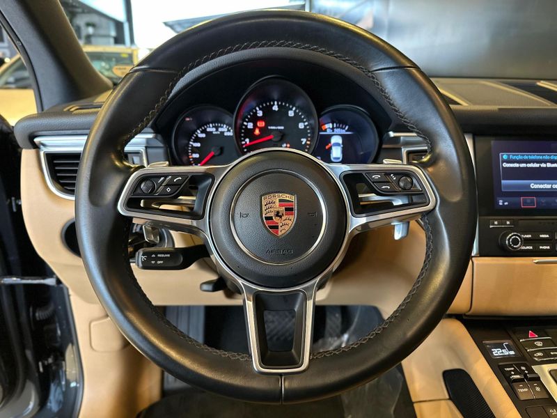 Porsche Macan 2.0 Turbo 2018/2018 CONCEPT MOTORS PASSO FUNDO / Carros no Vale Porsche Macan 2.0 Turbo 2018/2018 CONCEPT MOTORS PASSO FUNDO / Carros no Vale