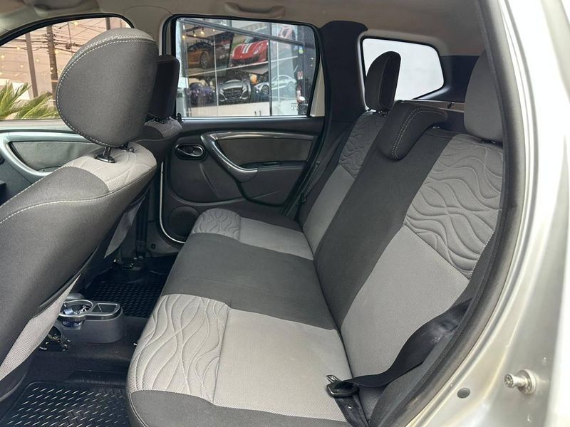 Renault Duster Dynamique 1.6 Flex 16V Mec. 2013/2014 CONCEPT MOTORS PASSO FUNDO / Carros no Vale Renault Duster Dynamique 1.6 Flex 16V Mec. 2013/2014 CONCEPT MOTORS PASSO FUNDO / Carros no Vale