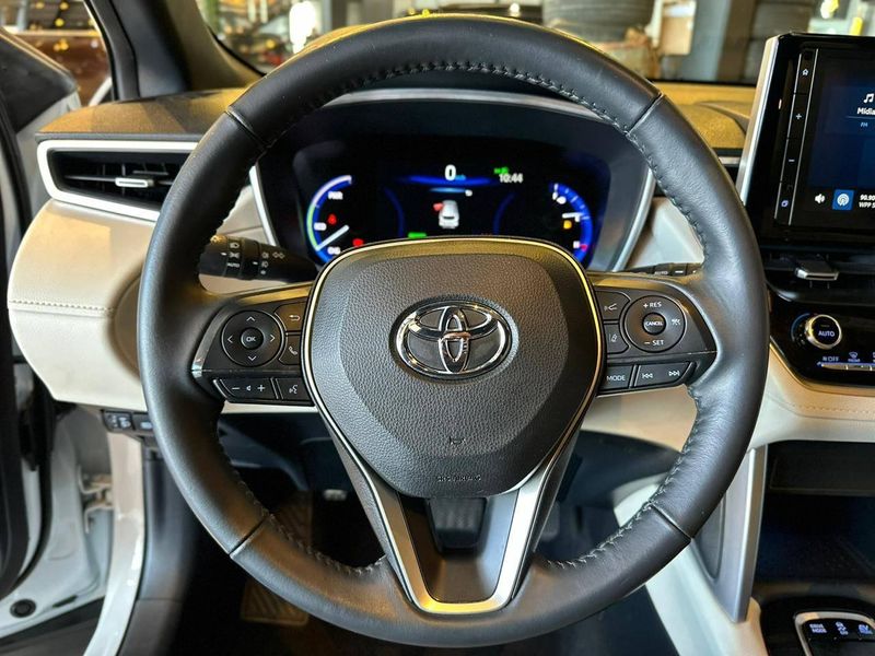 Toyota Corolla Cross XRX 1.8 16V Aut (HÃbrido) 2023/2023 CONCEPT MOTORS PASSO FUNDO / Carros no Vale Toyota Corolla Cross XRX 1.8 16V Aut (HÃbrido) 2023/2023 CONCEPT MOTORS PASSO FUNDO / Carros no Vale