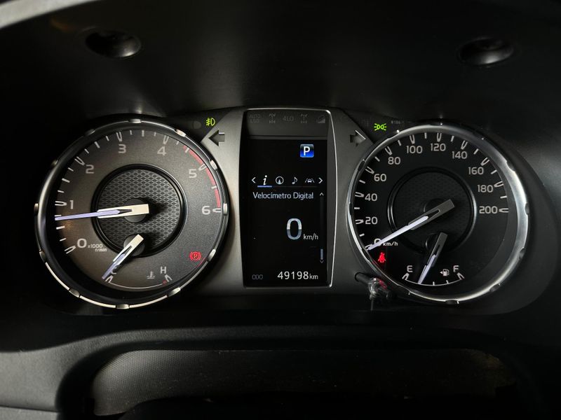 Toyota Hilux CD SRX 4×4 2.8 TDI 16V Diesel Aut. 2022/2022 CONCEPT MOTORS PASSO FUNDO / Carros no Vale