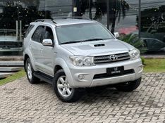 Toyota Hilux SW4 SRV D4-D 4×4 3.0 TDI Dies Aut 2008/2009 CONCEPT MOTORS PASSO FUNDO / Carros no Vale