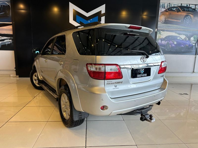 Toyota Hilux SW4 SRV D4-D 4×4 3.0 TDI Dies Aut 2008/2009 CONCEPT MOTORS PASSO FUNDO / Carros no Vale