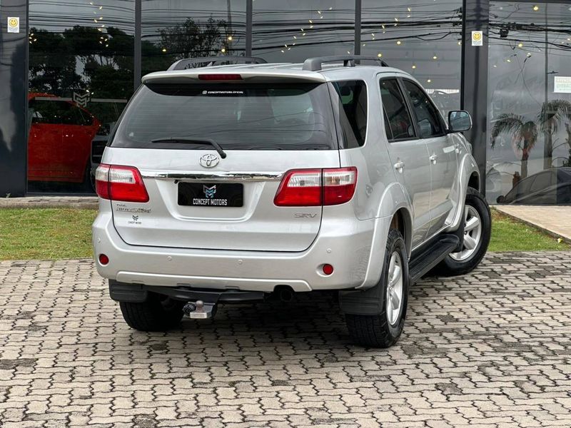 Toyota Hilux SW4 SRV D4-D 4×4 3.0 TDI Dies Aut 2008/2009 CONCEPT MOTORS PASSO FUNDO / Carros no Vale Toyota Hilux SW4 SRV D4-D 4×4 3.0 TDI Dies Aut 2008/2009 CONCEPT MOTORS PASSO FUNDO / Carros no Vale