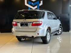 Toyota Hilux SW4 SRV D4-D 4×4 3.0 TDI Dies Aut 2008/2009 CONCEPT MOTORS PASSO FUNDO / Carros no Vale