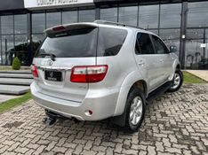 Toyota Hilux SW4 SRV D4-D 4×4 3.0 TDI Dies Aut 2008/2009 CONCEPT MOTORS PASSO FUNDO / Carros no Vale