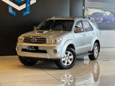 Toyota Hilux SW4 SRV D4-D 4×4 3.0 TDI Dies Aut 2008/2009 CONCEPT MOTORS PASSO FUNDO / Carros no Vale