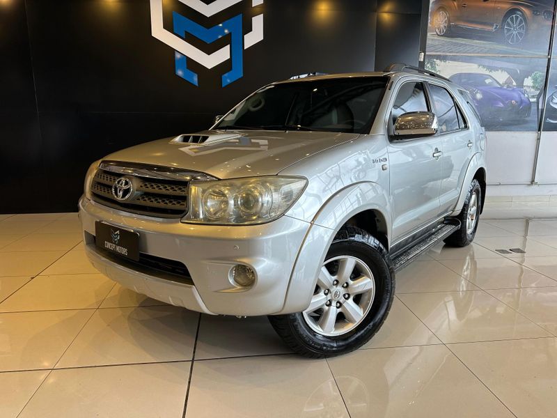 Toyota Hilux SW4 SRV D4-D 4×4 3.0 TDI Dies Aut 2008/2009 CONCEPT MOTORS PASSO FUNDO / Carros no Vale