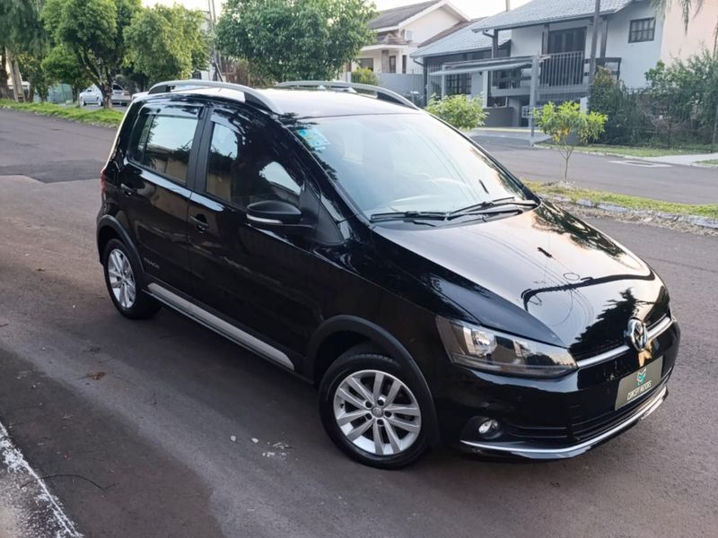 Volkswagen Fox TRACK 1.0 Flex 12V 5p 2017/2018 CONCEPT MOTORS PASSO FUNDO / Carros no Vale
