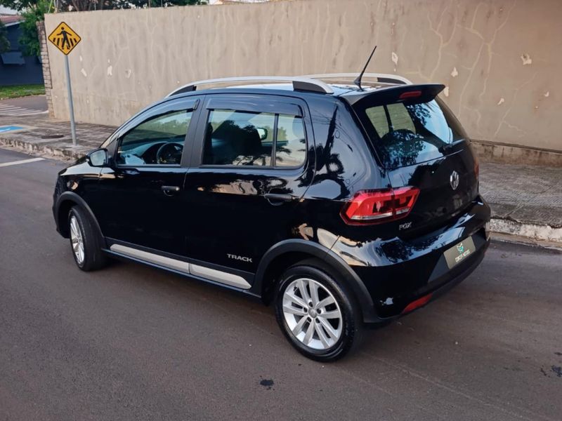 Volkswagen Fox TRACK 1.0 Flex 12V 5p 2017/2018 CONCEPT MOTORS PASSO FUNDO / Carros no Vale