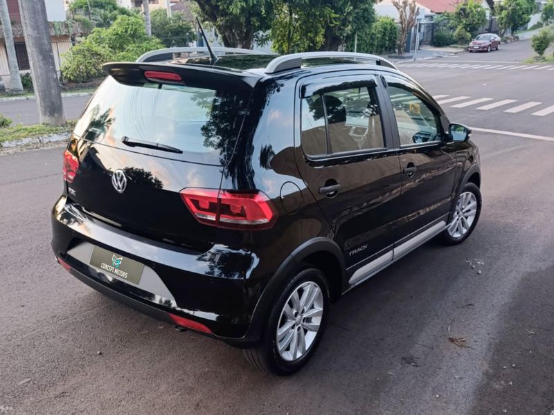 Volkswagen Fox TRACK 1.0 Flex 12V 5p 2017/2018 CONCEPT MOTORS PASSO FUNDO / Carros no Vale