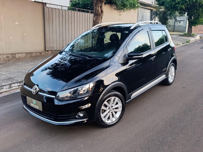 Volkswagen Fox TRACK 1.0 Flex 12V 5p 2017/2018 CONCEPT MOTORS PASSO FUNDO / Carros no Vale