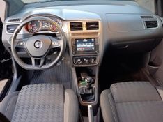 Volkswagen Fox TRACK 1.0 Flex 12V 5p 2017/2018 CONCEPT MOTORS PASSO FUNDO / Carros no Vale