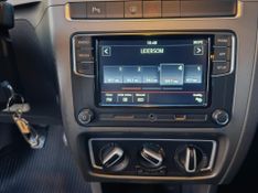Volkswagen Fox TRACK 1.0 Flex 12V 5p 2017/2018 CONCEPT MOTORS PASSO FUNDO / Carros no Vale