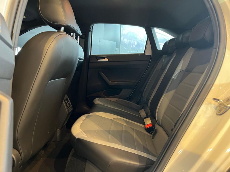 Volkswagen Nivus Highline 1.0 200 TSI Flex Aut. 2022/2023 CONCEPT MOTORS PASSO FUNDO / Carros no Vale