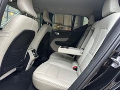 Volvo XC40 T-4 MOMENTUM 2.0 190cv FWD 2020/2020 CONCEPT MOTORS PASSO FUNDO / Carros no Vale