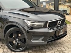 Volvo XC40 T-4 MOMENTUM 2.0 190cv FWD 2020/2020 CONCEPT MOTORS PASSO FUNDO / Carros no Vale