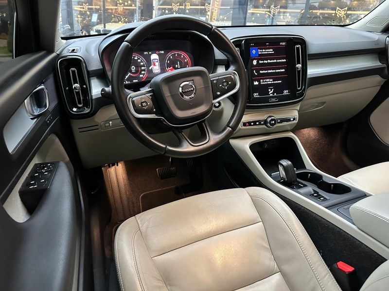 Volvo XC40 T-4 MOMENTUM 2.0 190cv FWD 2020/2020 CONCEPT MOTORS PASSO FUNDO / Carros no Vale Volvo XC40 T-4 MOMENTUM 2.0 190cv FWD 2020/2020 CONCEPT MOTORS PASSO FUNDO / Carros no Vale