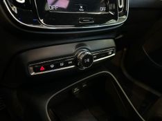 Volvo XC40 T-5 R-DESIGN 1.5 FWD (HÃ­brido) 2021/2021 CONCEPT MOTORS PASSO FUNDO / Carros no Vale