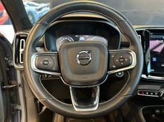 Volvo XC40 T-5 R-DESIGN 1.5 FWD (HÃ­brido) 2021/2021 CONCEPT MOTORS PASSO FUNDO / Carros no Vale