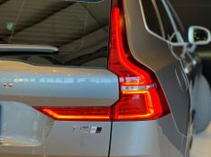 Volvo XC60 T-5 R-DESIGN 2.0 AWD 5p 2018/2018 CONCEPT MOTORS PASSO FUNDO / Carros no Vale