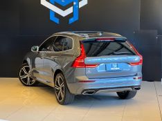 Volvo XC60 T-5 R-DESIGN 2.0 AWD 5p 2018/2018 CONCEPT MOTORS PASSO FUNDO / Carros no Vale