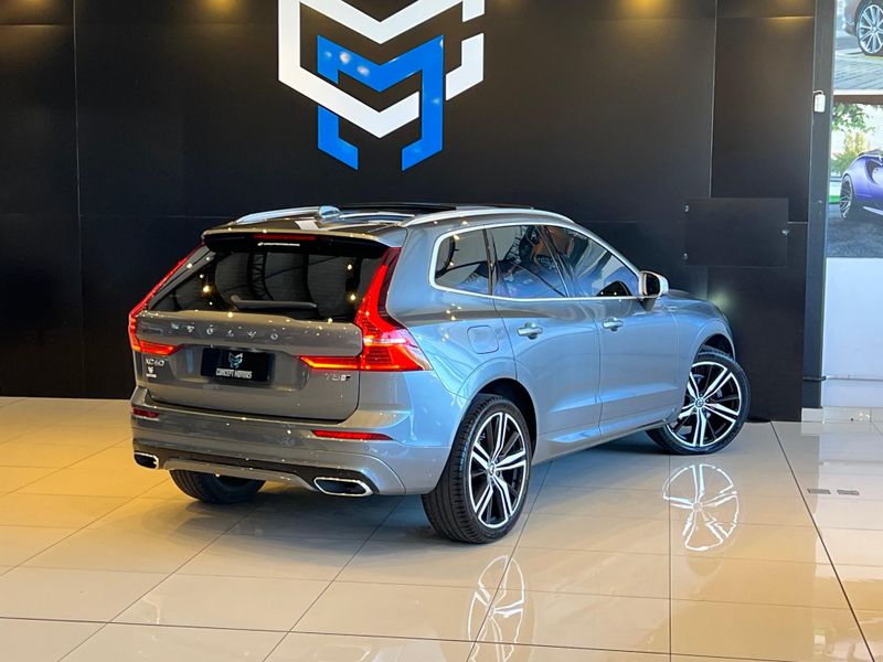 Volvo XC60 T-5 R-DESIGN 2.0 AWD 5p 2018/2018 CONCEPT MOTORS PASSO FUNDO / Carros no Vale