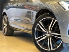Volvo XC60 T-5 R-DESIGN 2.0 AWD 5p 2018/2018 CONCEPT MOTORS PASSO FUNDO / Carros no Vale