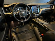 Volvo XC60 T-5 R-DESIGN 2.0 AWD 5p 2018/2018 CONCEPT MOTORS PASSO FUNDO / Carros no Vale